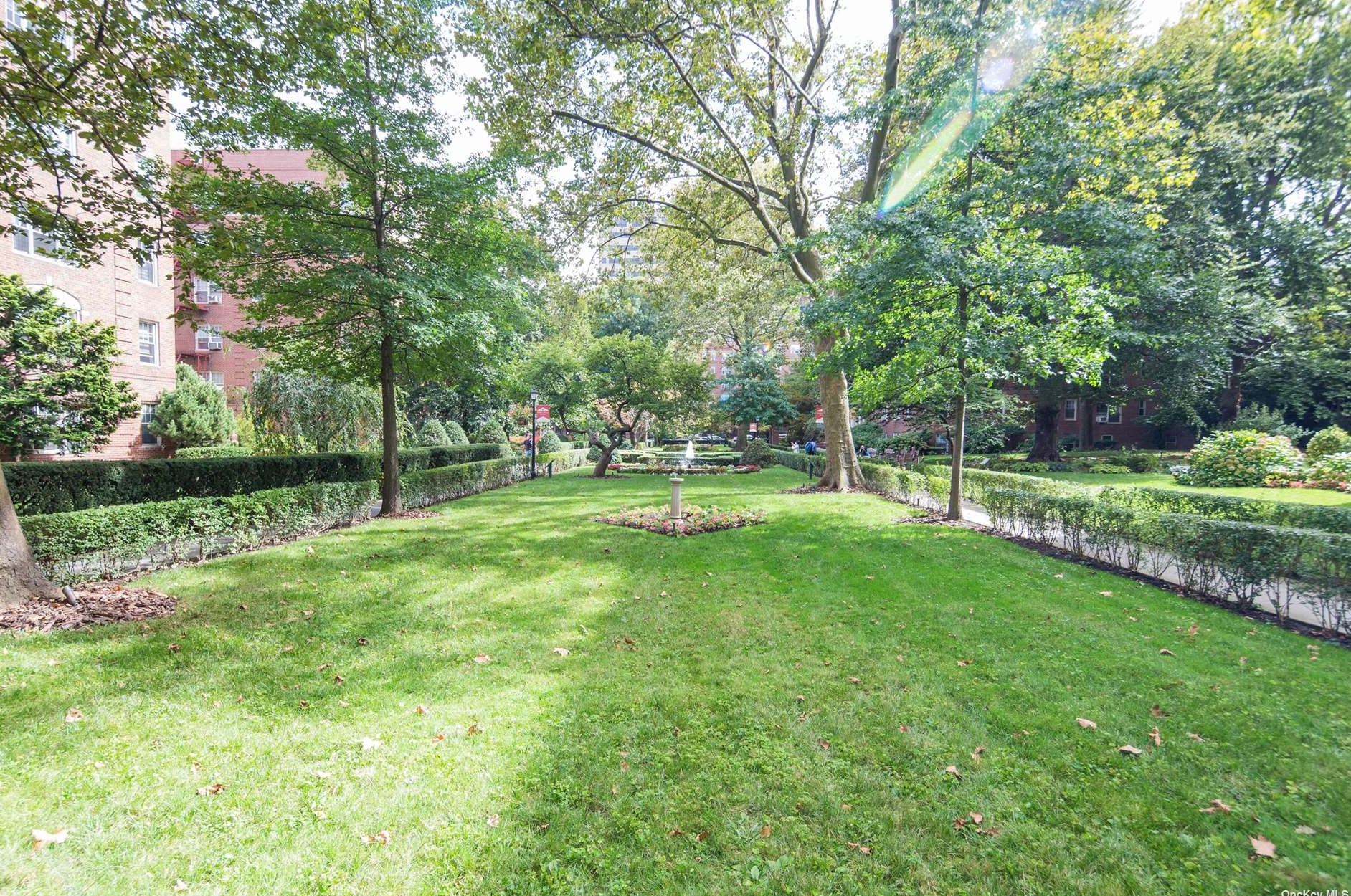 7734 113th St, Flushing NY  11375-7133 exterior