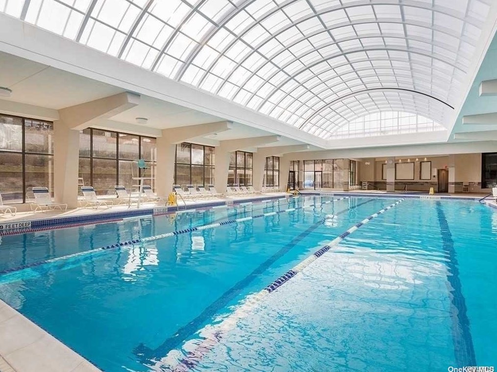 2 Bay Club Dr, Flushing NY  11360-2957 exterior