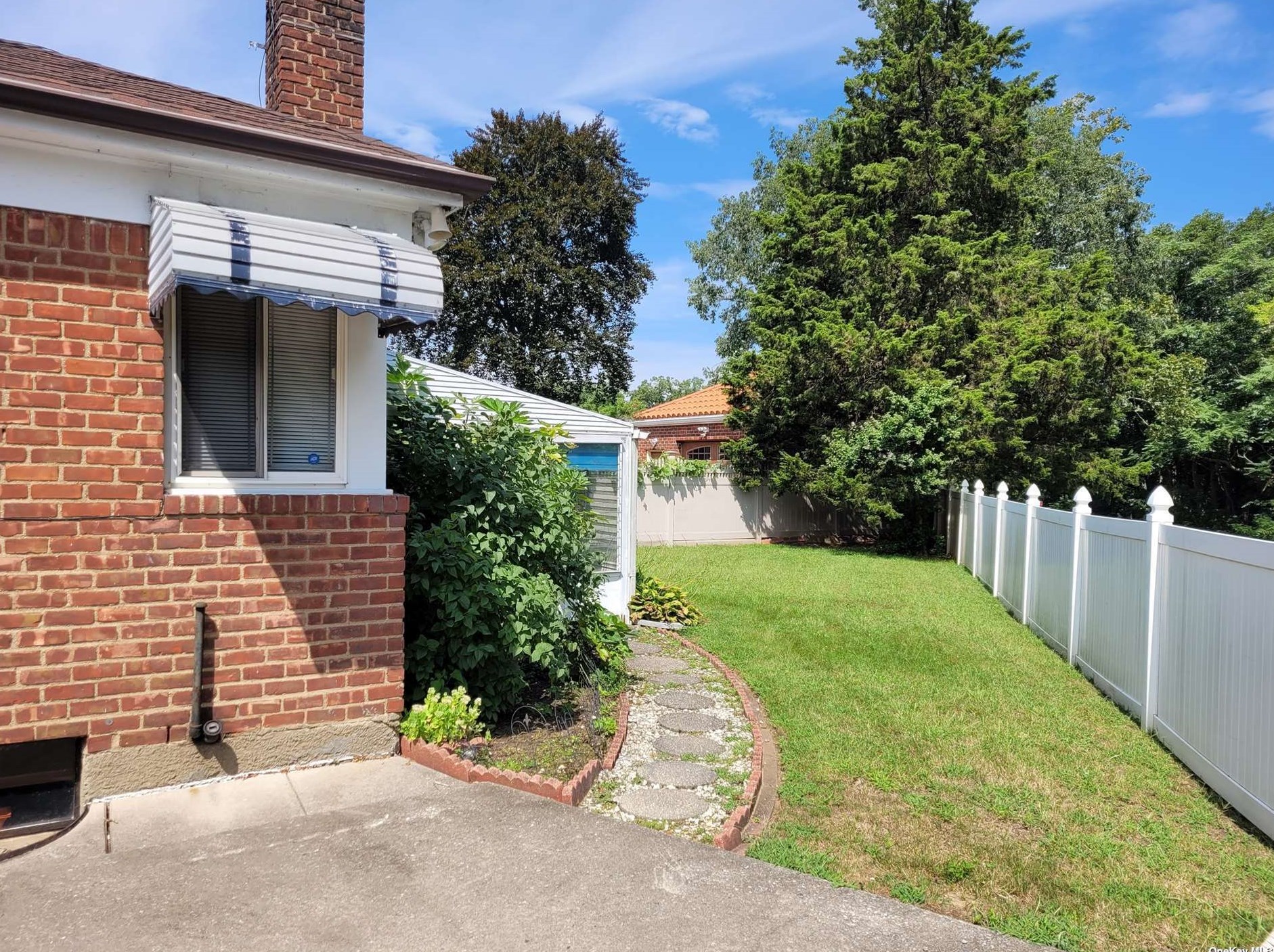 50-43 231st St, Flushing NY  11364-1519 exterior