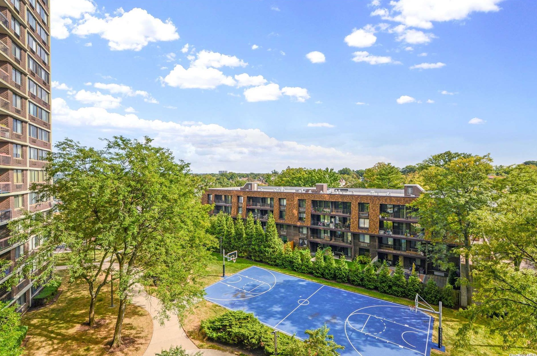 2 Bay Club Dr, Flushing NY  11360-2957 exterior