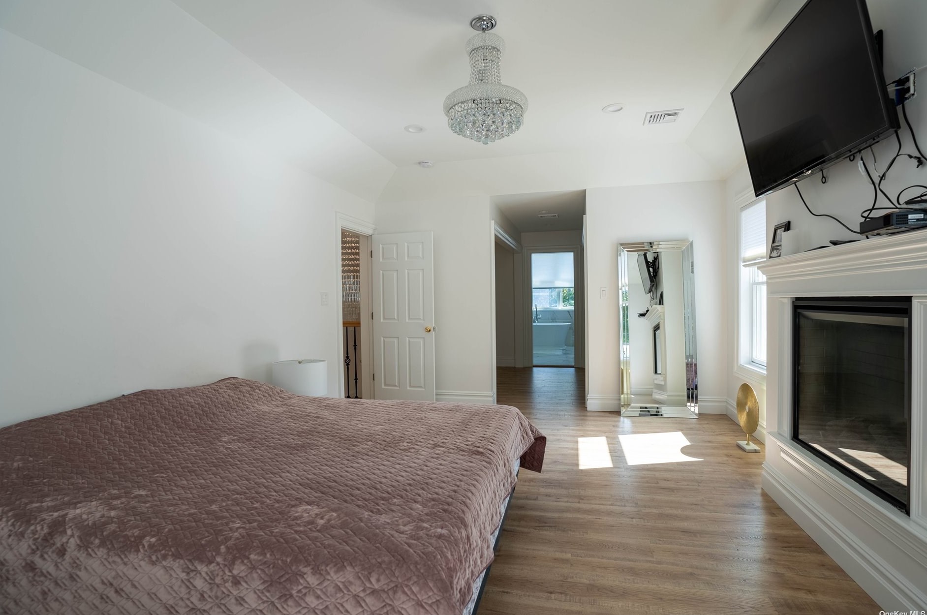 64 Highview Dr, Selden NY  11784-2719 exterior