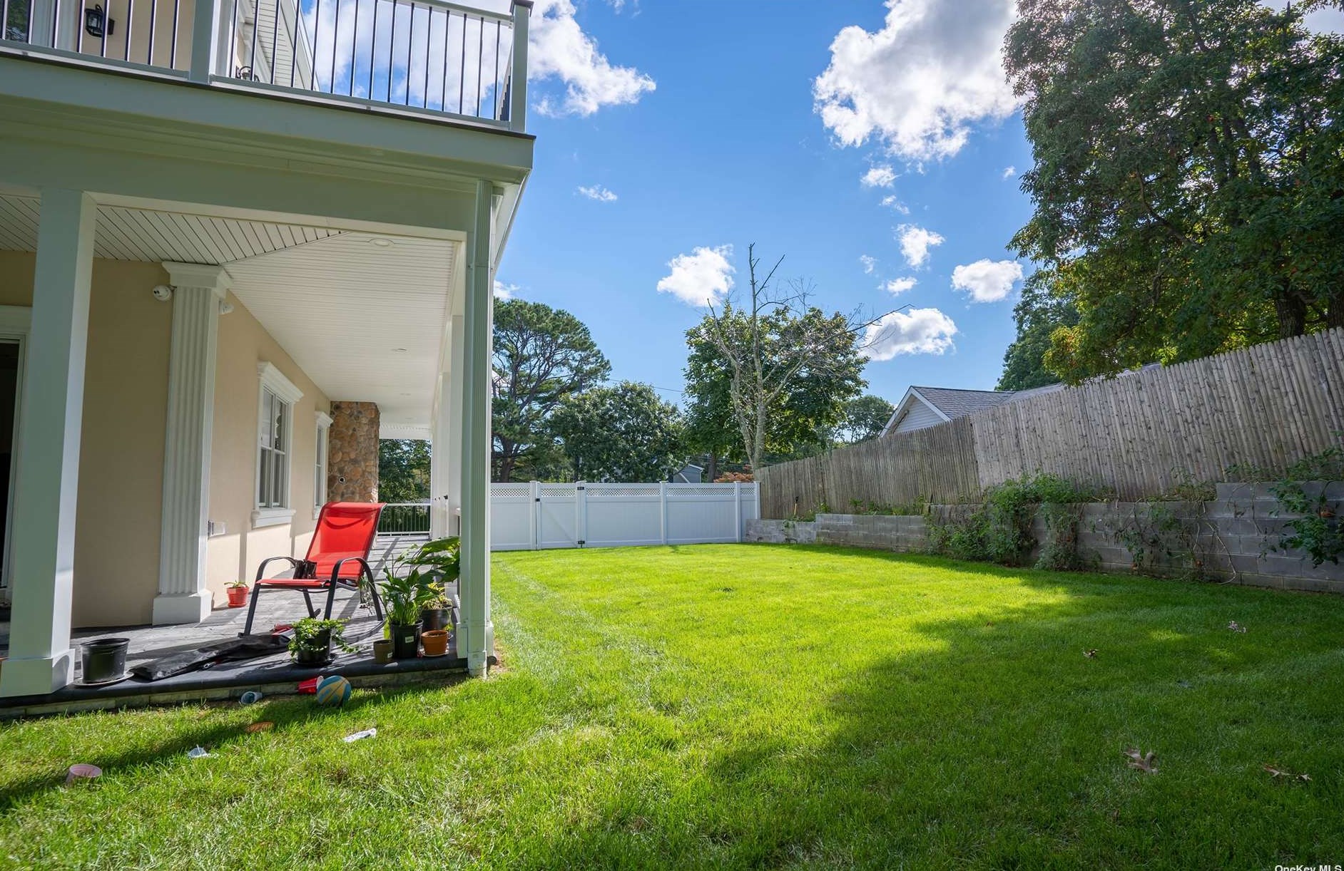 64 Highview Dr, Selden NY  11784-2719 exterior