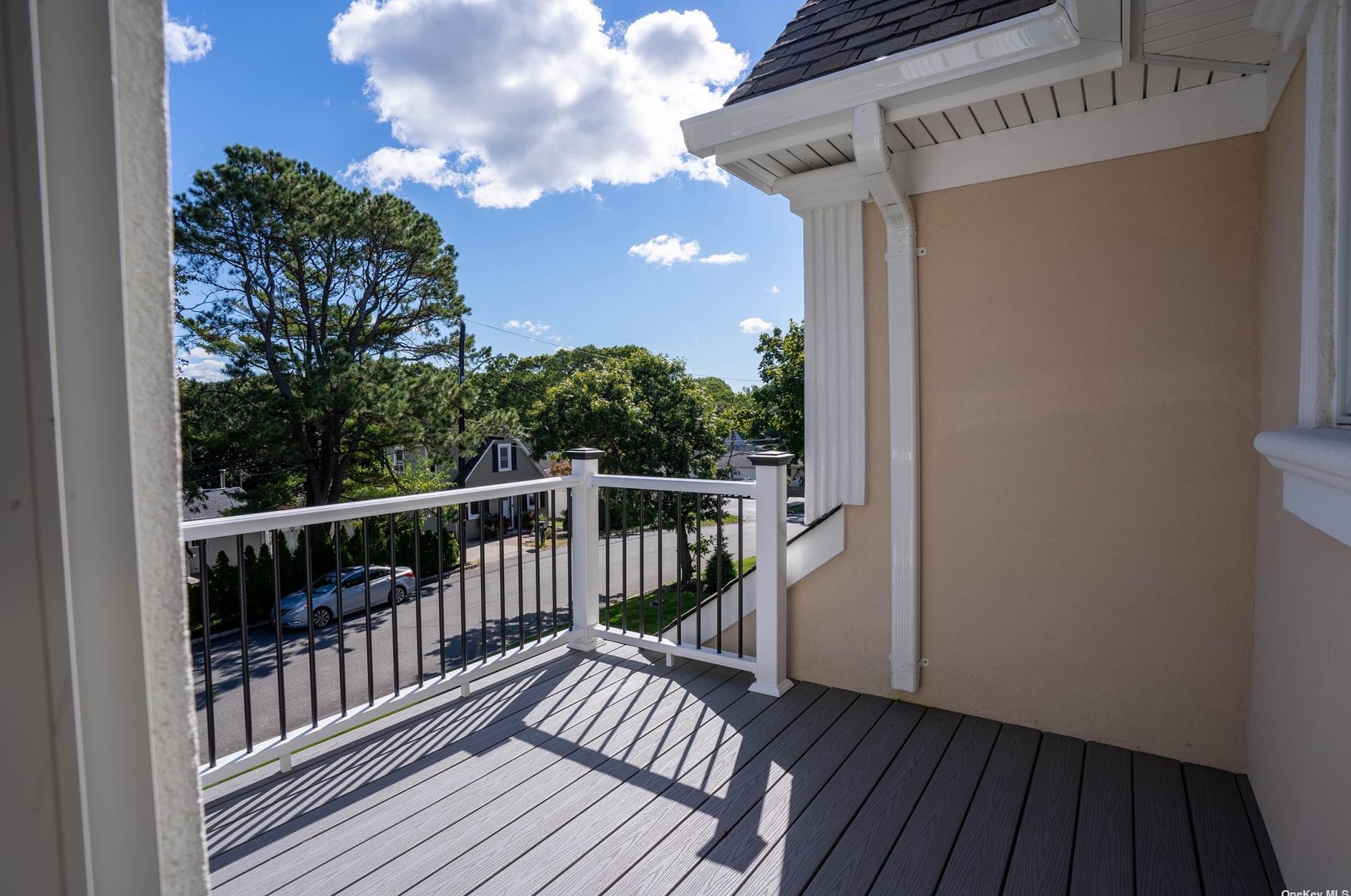 64 Highview Dr, Selden NY  11784-2719 exterior