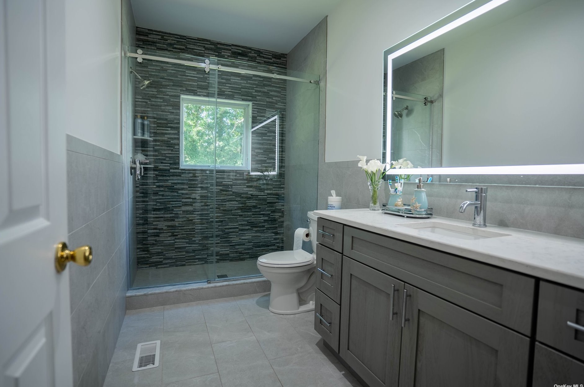 64 Highview Dr, Selden NY  11784-2719 exterior