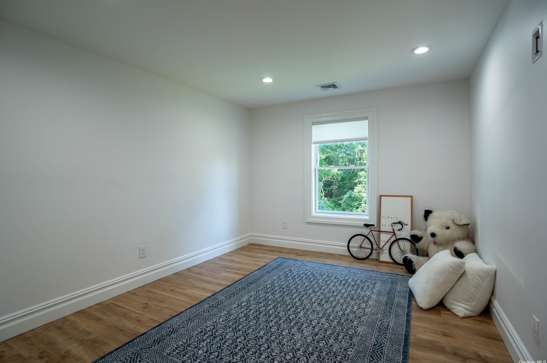 64 Highview Dr, Selden NY  11784-2719 exterior