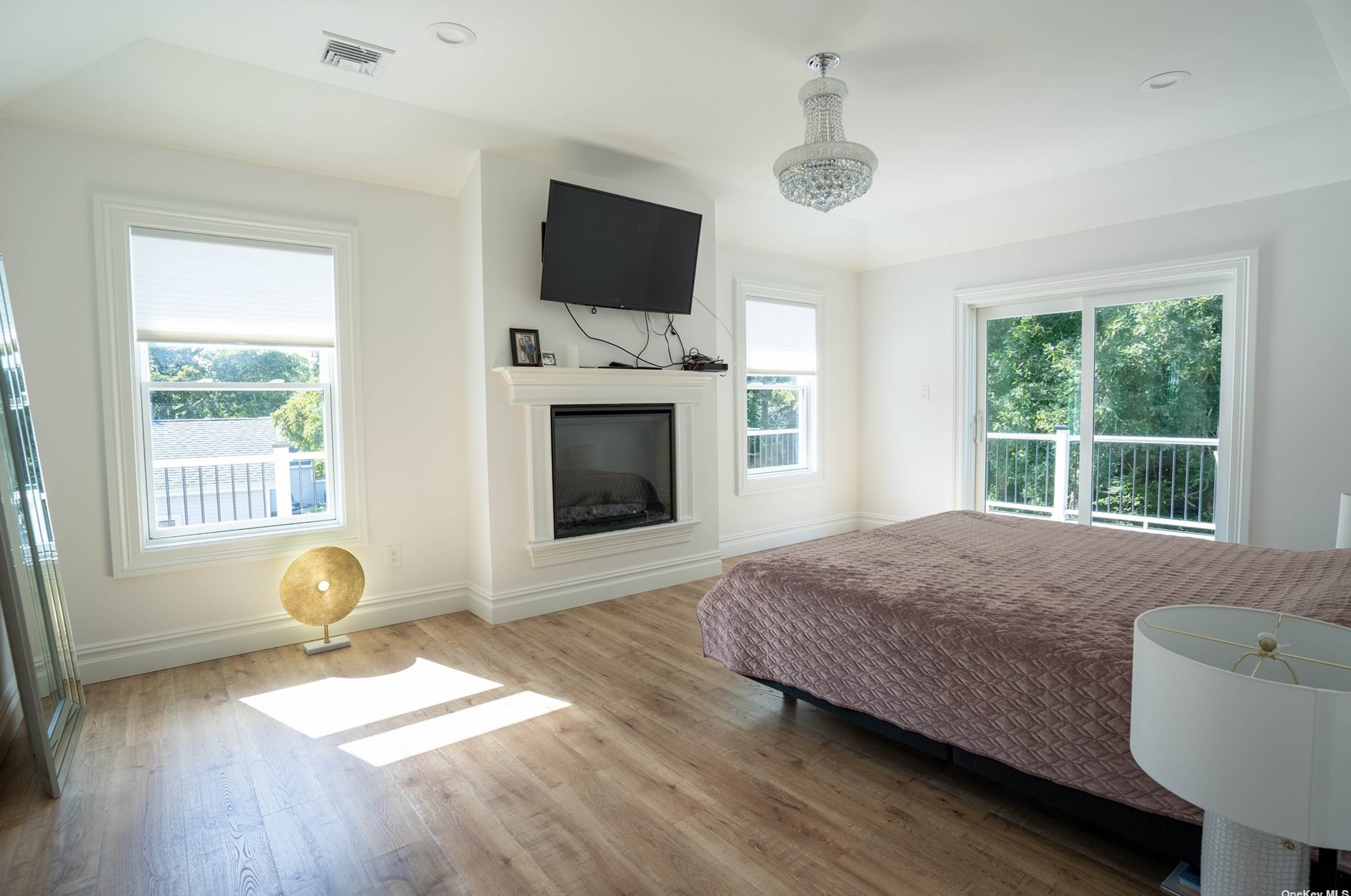 64 Highview Dr, Selden NY  11784-2719 exterior