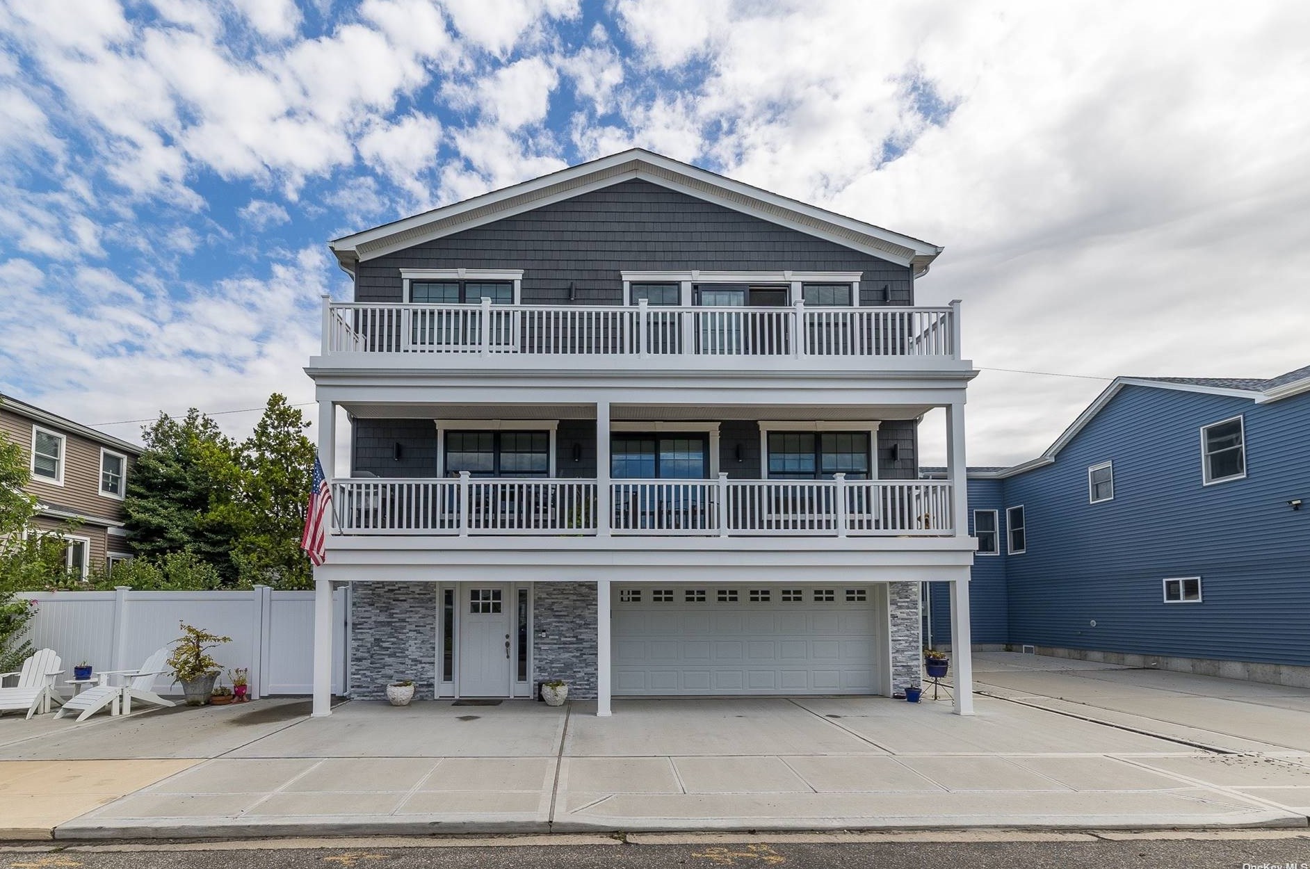 28 Kirkwood St, East Atlantic Beach NY  11561-2611 exterior