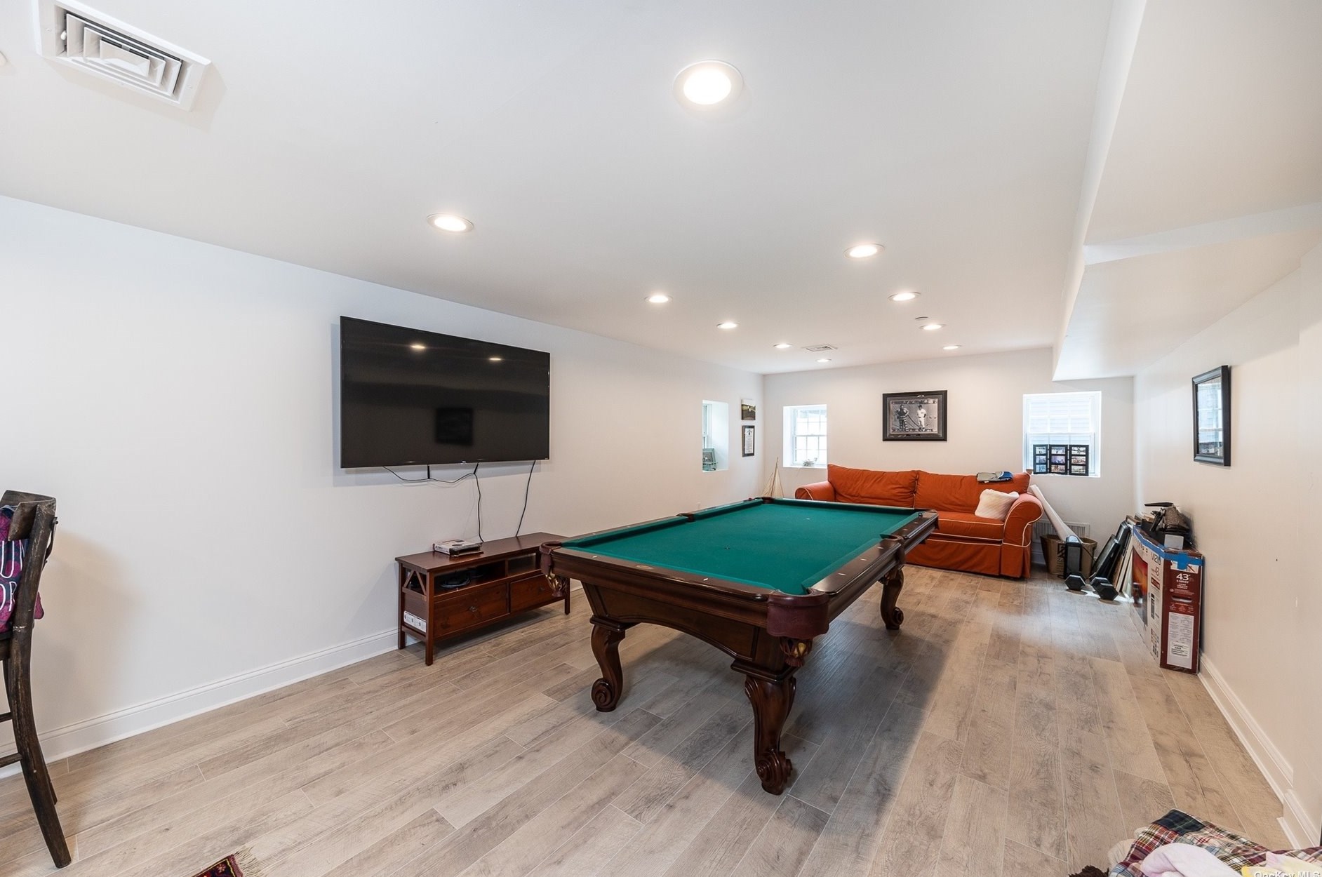 28 Kirkwood St, East Atlantic Beach NY  11561-2611 exterior