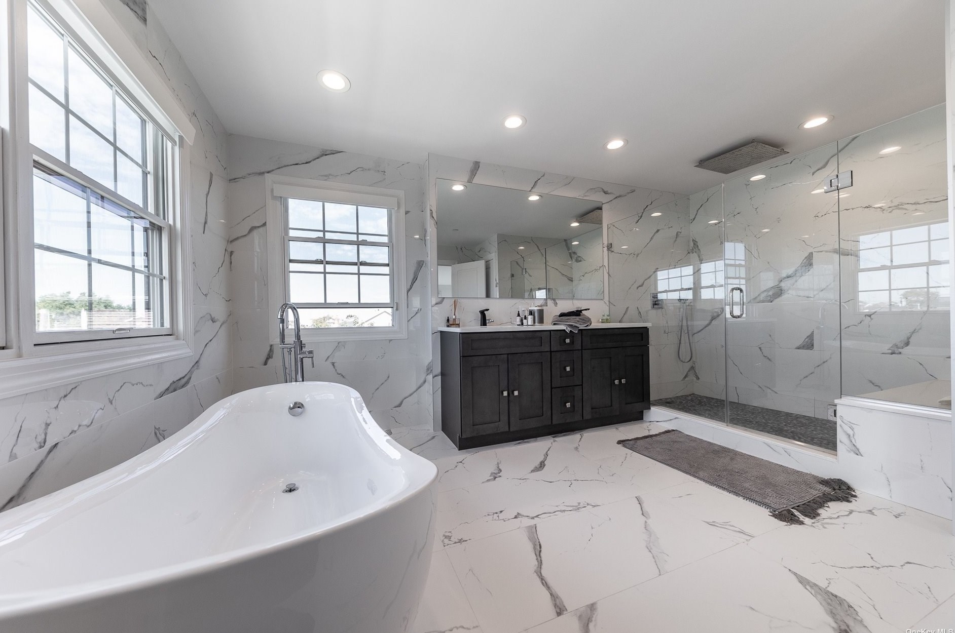 28 Kirkwood St, East Atlantic Beach NY  11561-2611 exterior