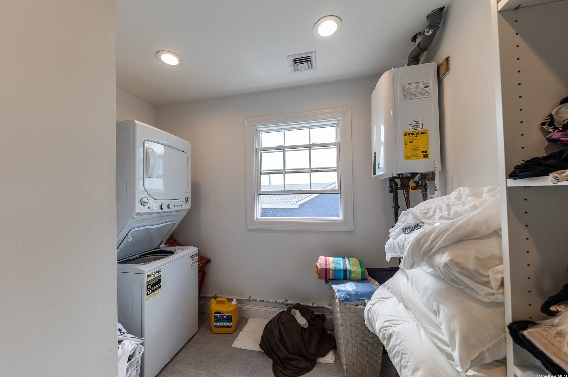 28 Kirkwood St, East Atlantic Beach NY  11561-2611 exterior