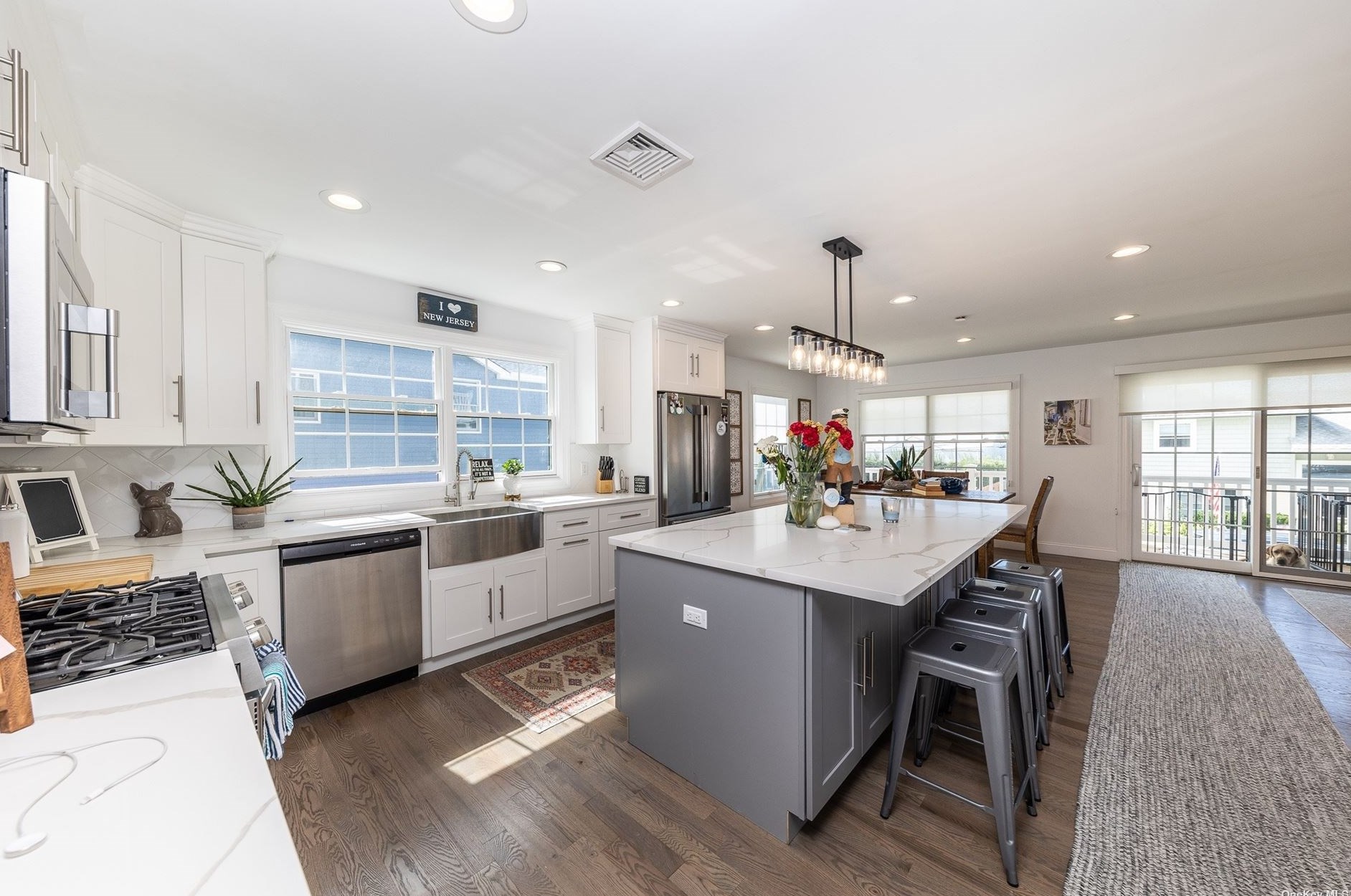 28 Kirkwood St, East Atlantic Beach NY  11561-2611 exterior