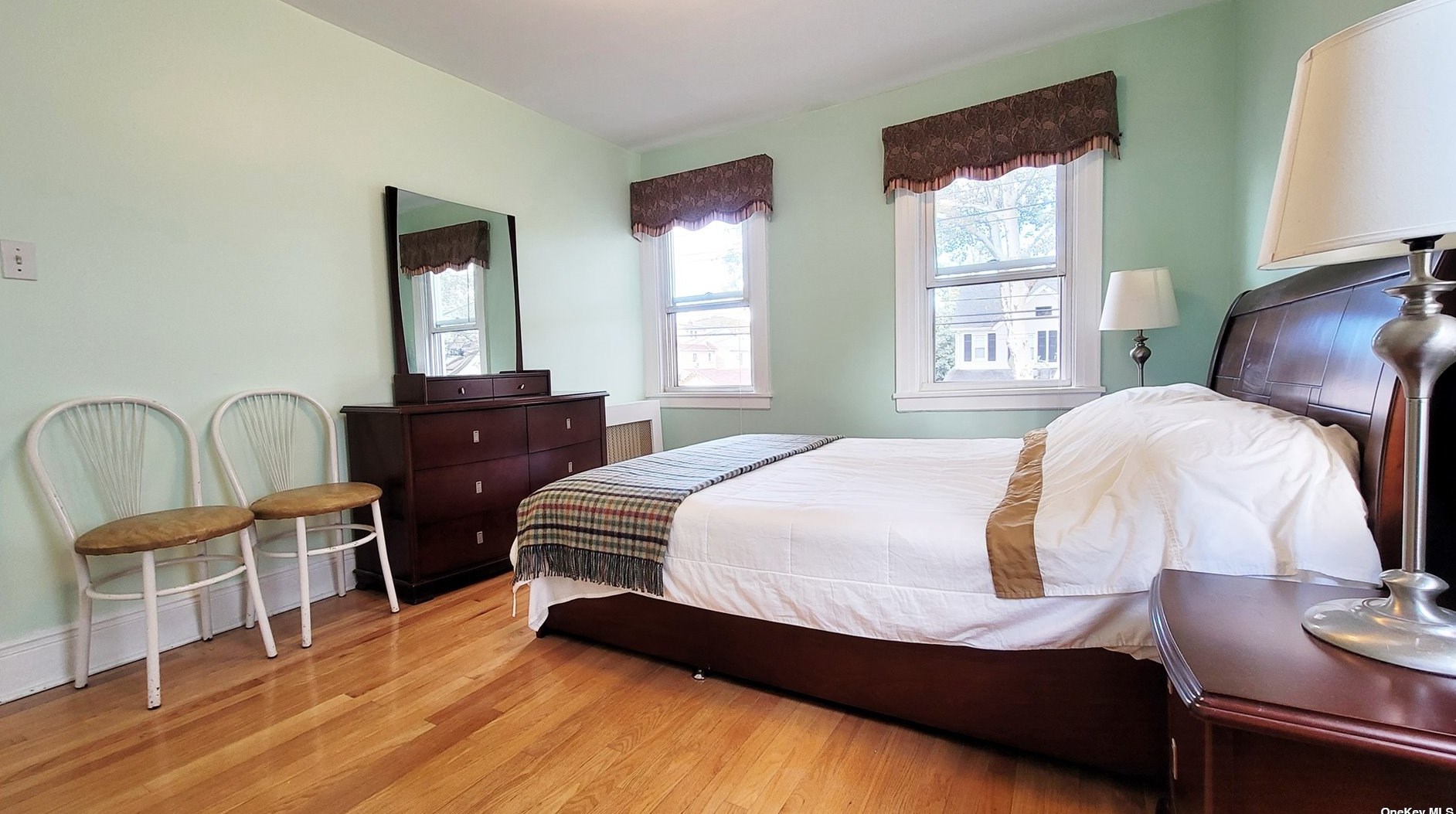 34-14 208th St, Flushing NY exterior