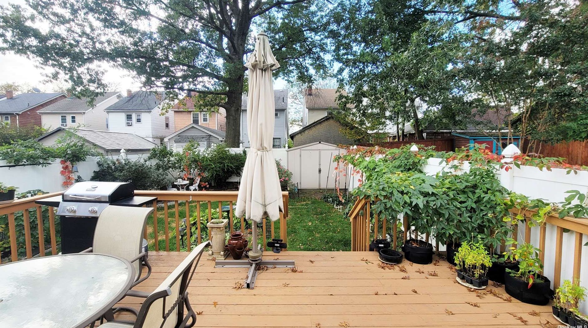 34-14 208th St, Flushing NY exterior