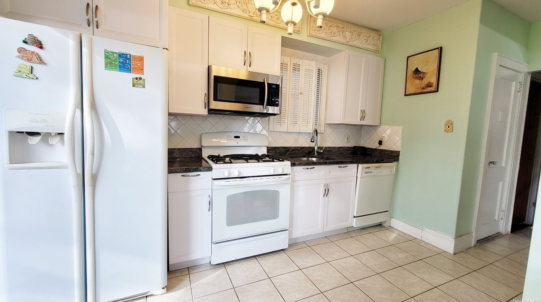 34-14 208th St, Flushing NY exterior