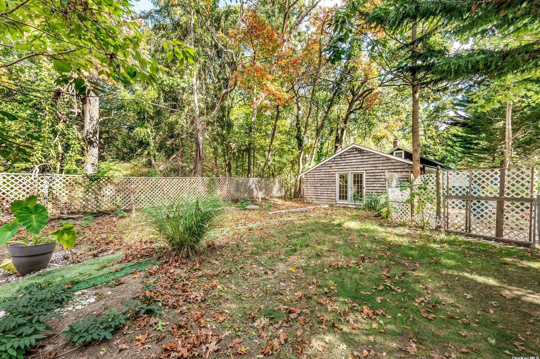 61 Jagger Ln, West Hampton NY  11977-1307 exterior