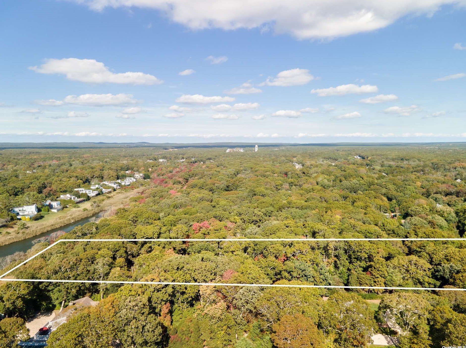 61 Jagger Ln, West Hampton NY  11977-1307 exterior