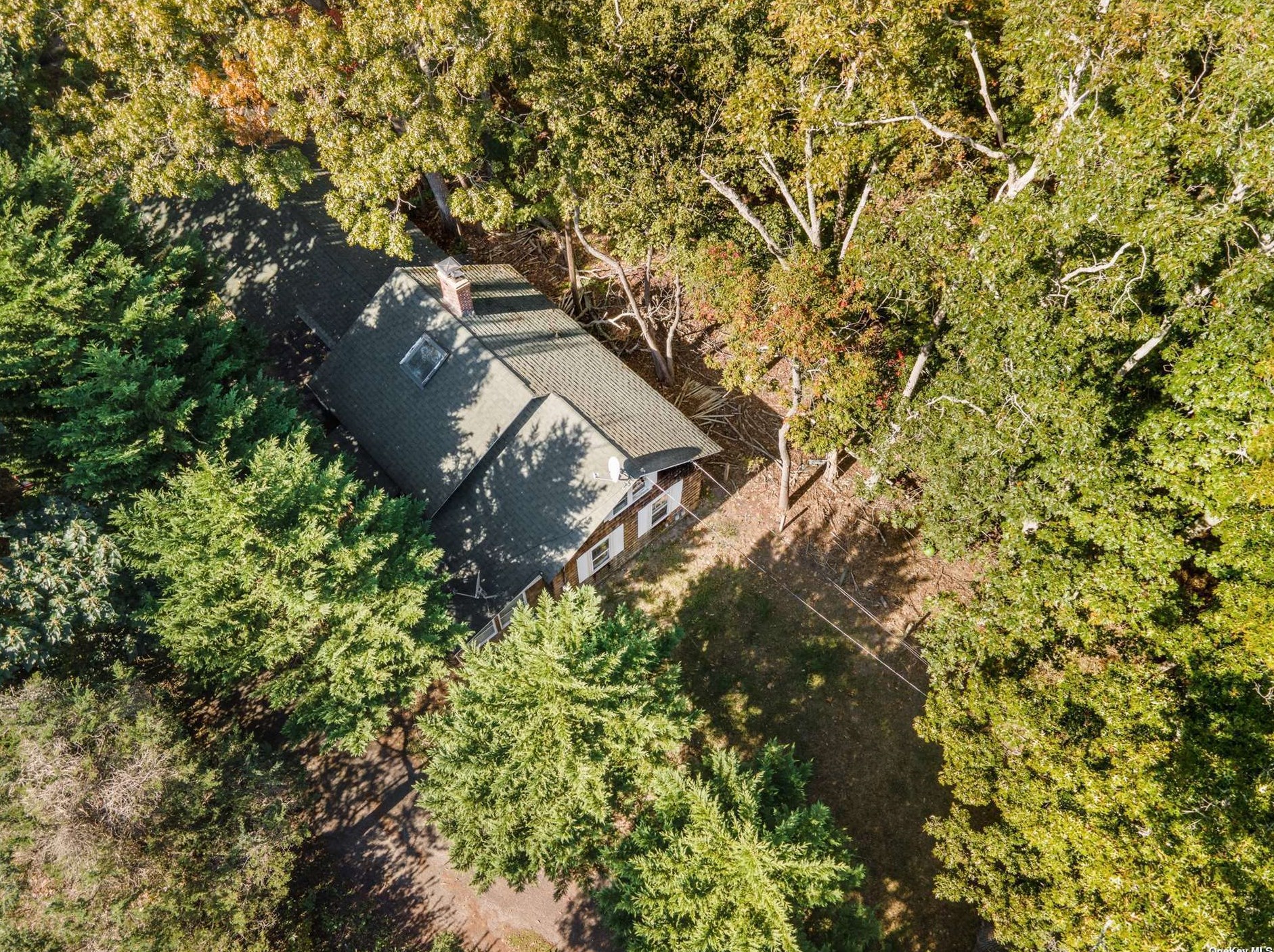61 Jagger Ln, West Hampton NY  11977-1307 exterior