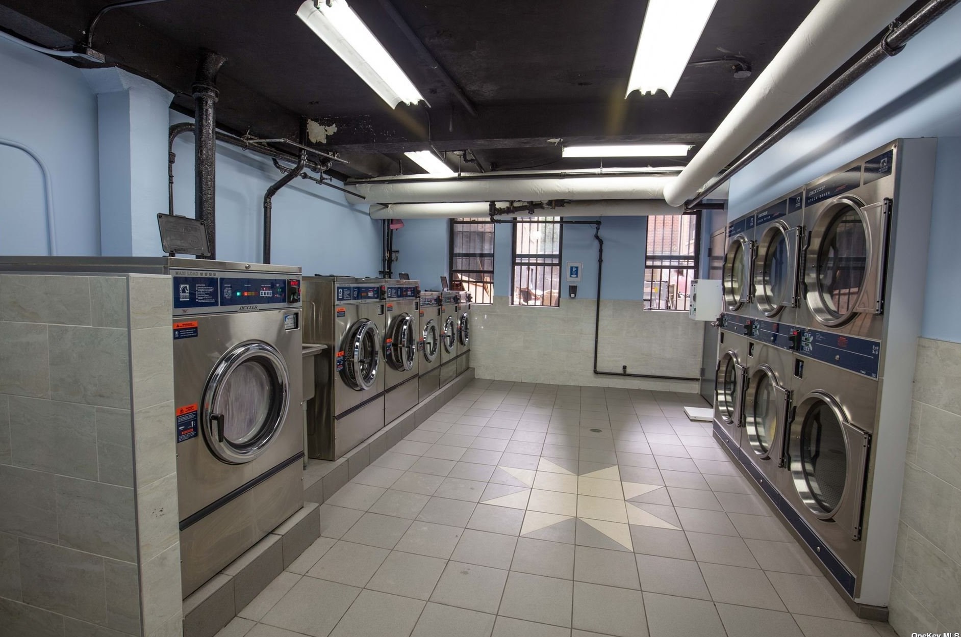 14809 Northern Blvd, Flushing NY 11354-4346 exterior