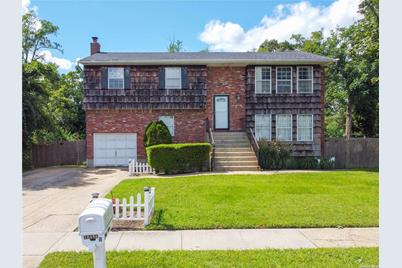 637 Clocks Boulevard - Photo 1