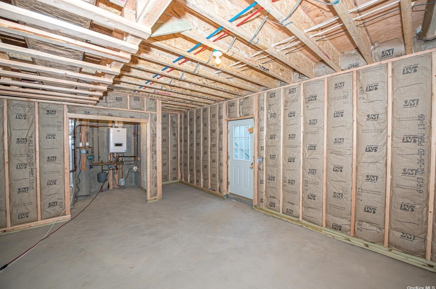 121 Candy Ln, Syosset NY  11791-4910 exterior