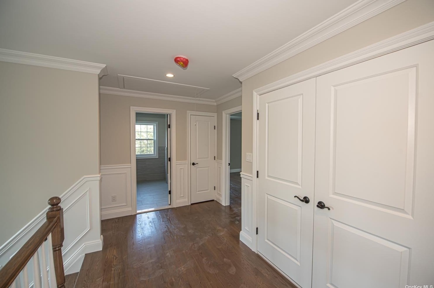 121 Candy Ln, Syosset NY  11791-4910 exterior