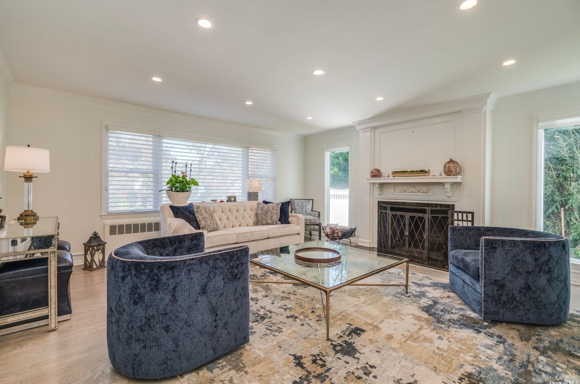 18 Briarcliff Pl, Hunt NY  11743-1826 exterior