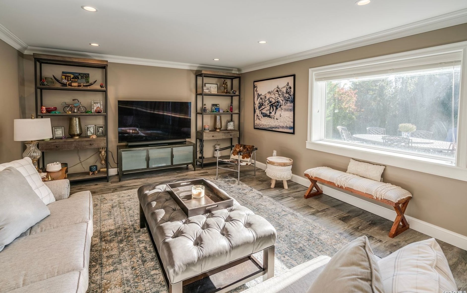 18 Briarcliff Pl, Hunt NY  11743-1826 exterior