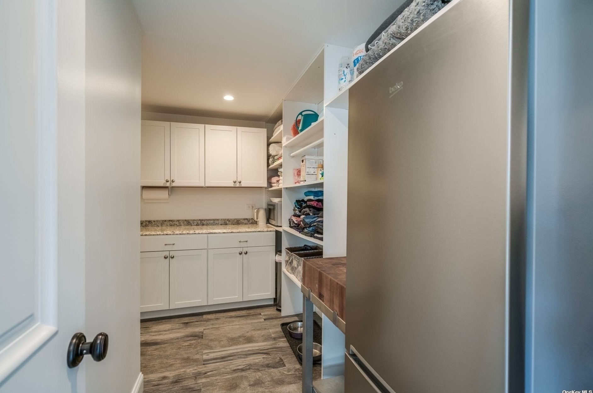 18 Briarcliff Pl, Hunt NY  11743-1826 exterior