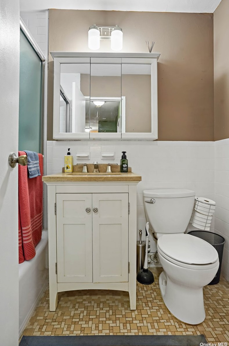 460 Old Town Rd, Prt Jefferson Station NY  11776-2200 exterior