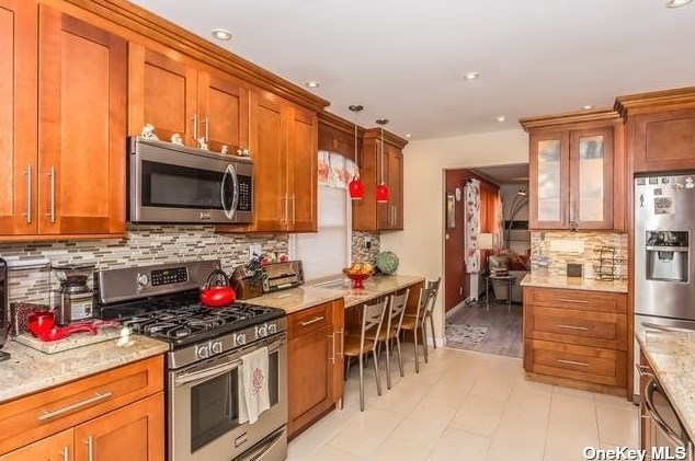 34 Cornell Ave, Hicksville NY 11801-5607 exterior