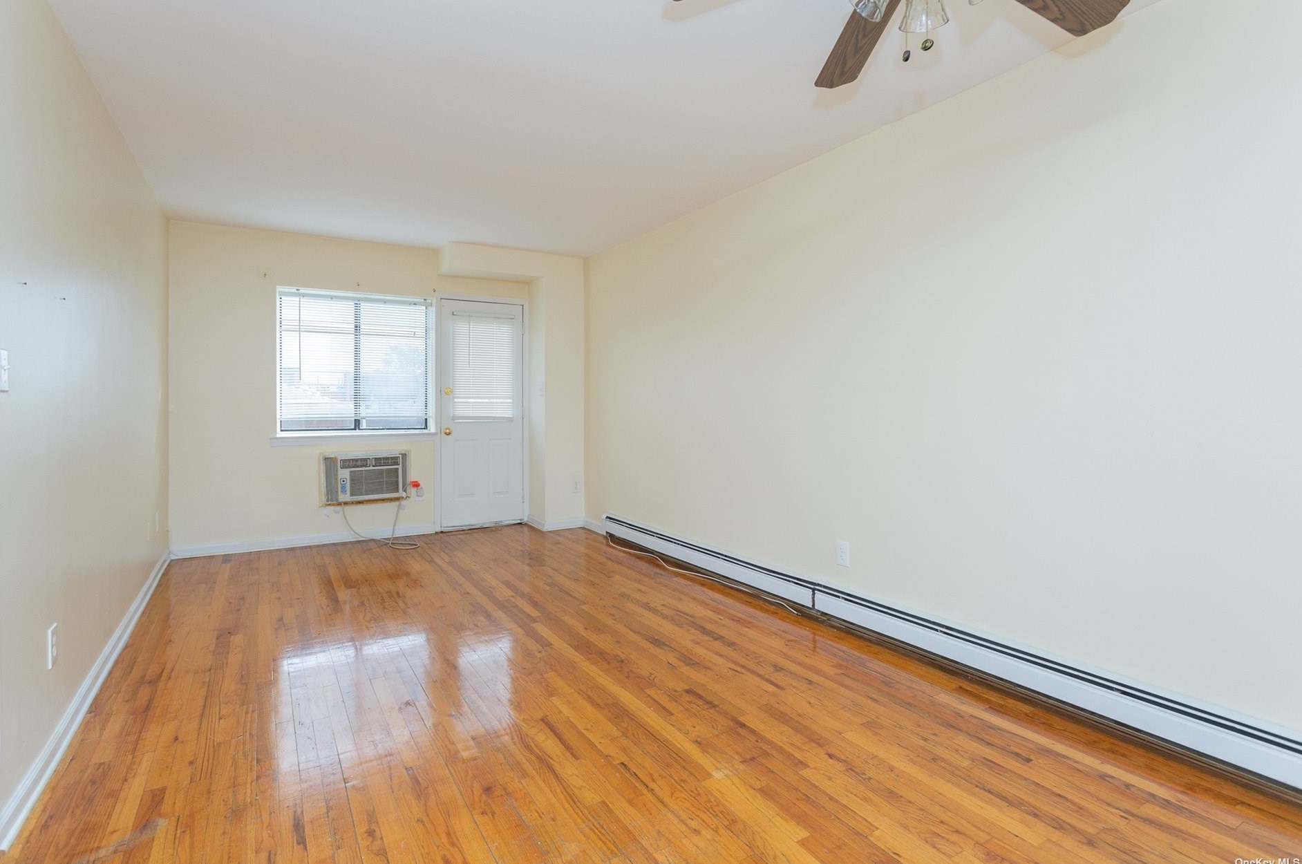 61-36 169th St, Flushing NY  11357-4111 exterior