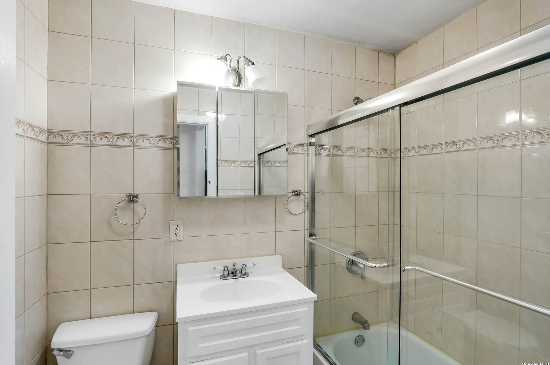 51-69 72nd Pl, Flushing NY exterior