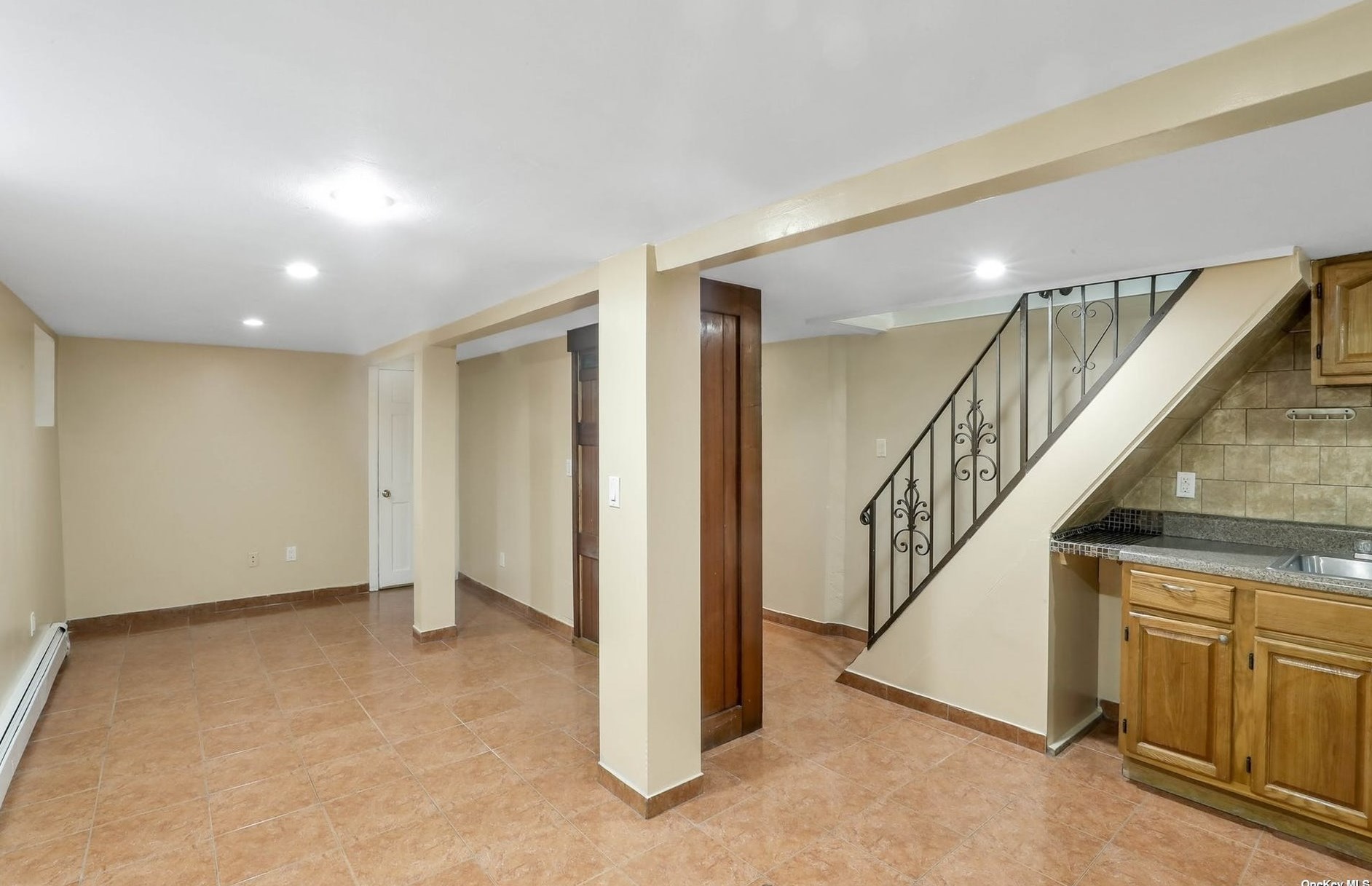 51-69 72nd Pl, Flushing NY exterior