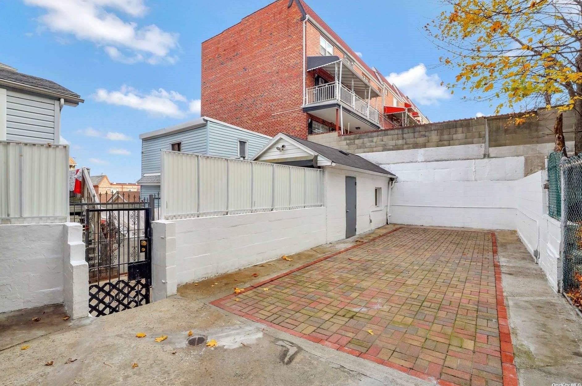 51-69 72nd Pl, Flushing NY exterior