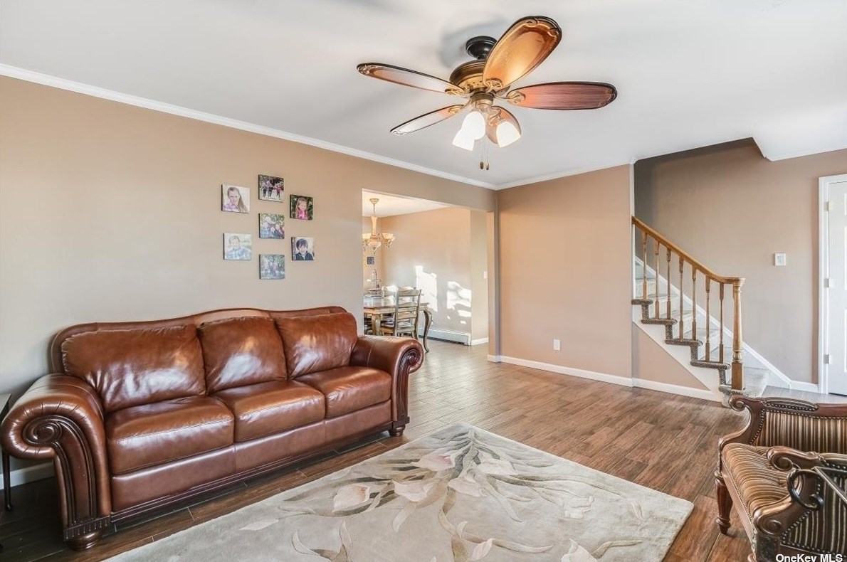 33 Nearwater Ave, East Massapequa NY  11758-8438 exterior