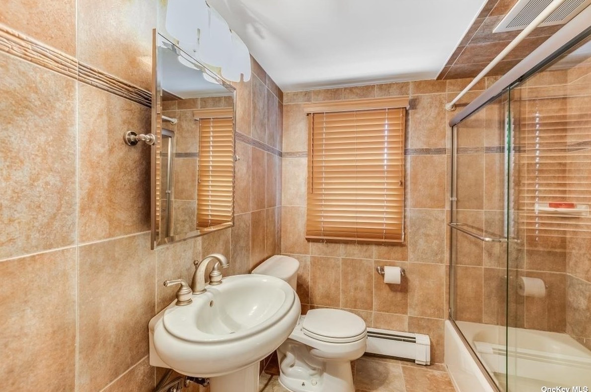 33 Nearwater Ave, East Massapequa NY  11758-8438 exterior