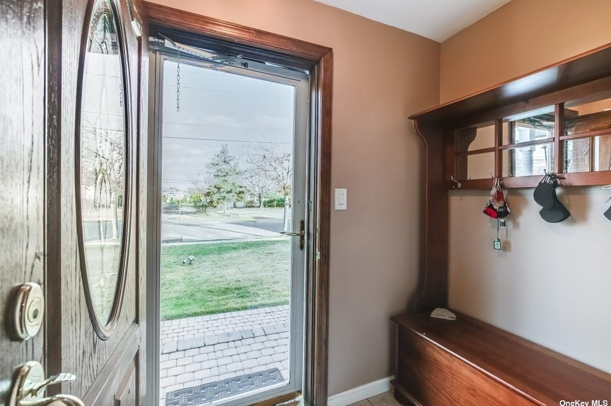 33 Nearwater Ave, East Massapequa NY  11758-8438 exterior