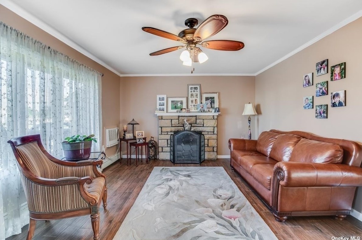 33 Nearwater Ave, East Massapequa NY  11758-8438 exterior