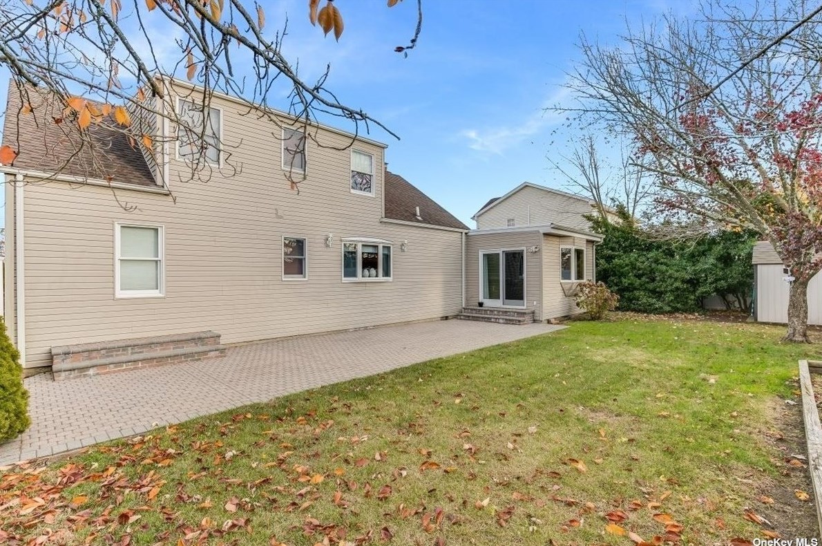 33 Nearwater Ave, East Massapequa NY  11758-8438 exterior