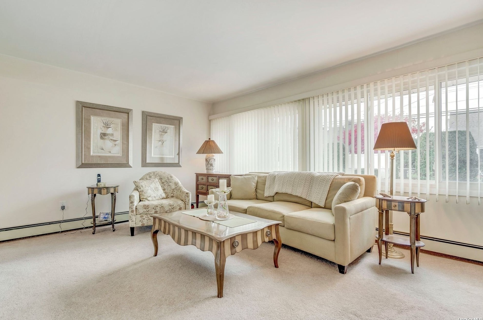 52 Apollo Ln, Hicksville NY 11801-4441 exterior