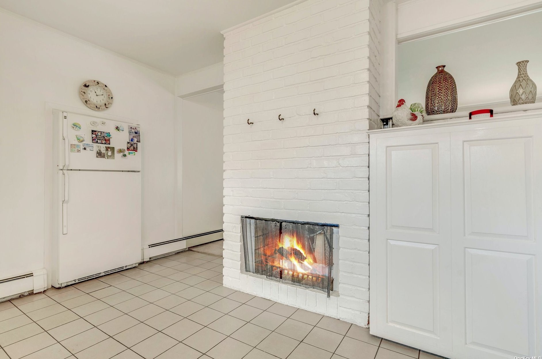 52 Apollo Ln, Hicksville NY 11801-4441 exterior