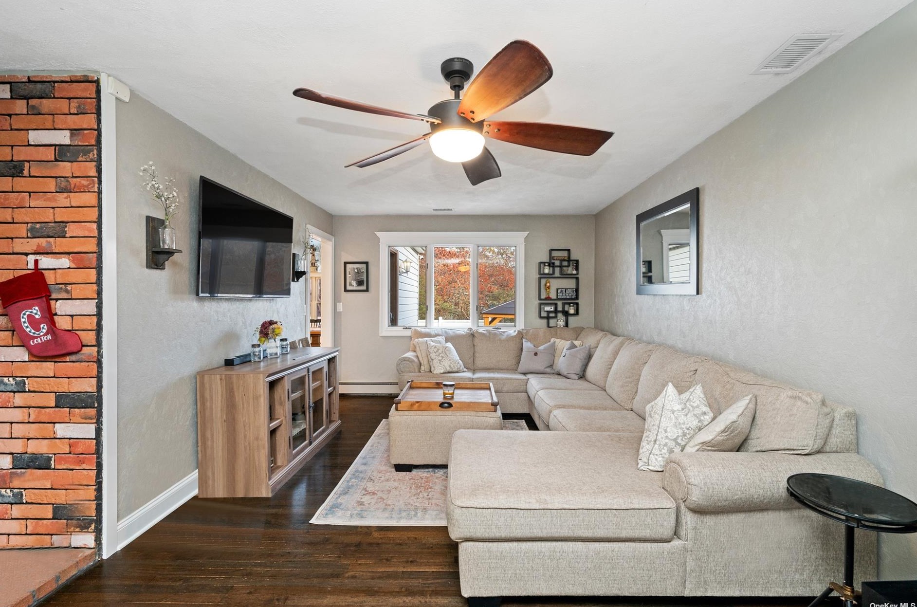 65 Creighton Ave, Hauppauge NY 11779-4445 exterior