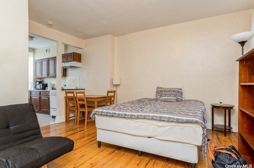 41-32 53rd St, Flushing NY 11377-4233 exterior