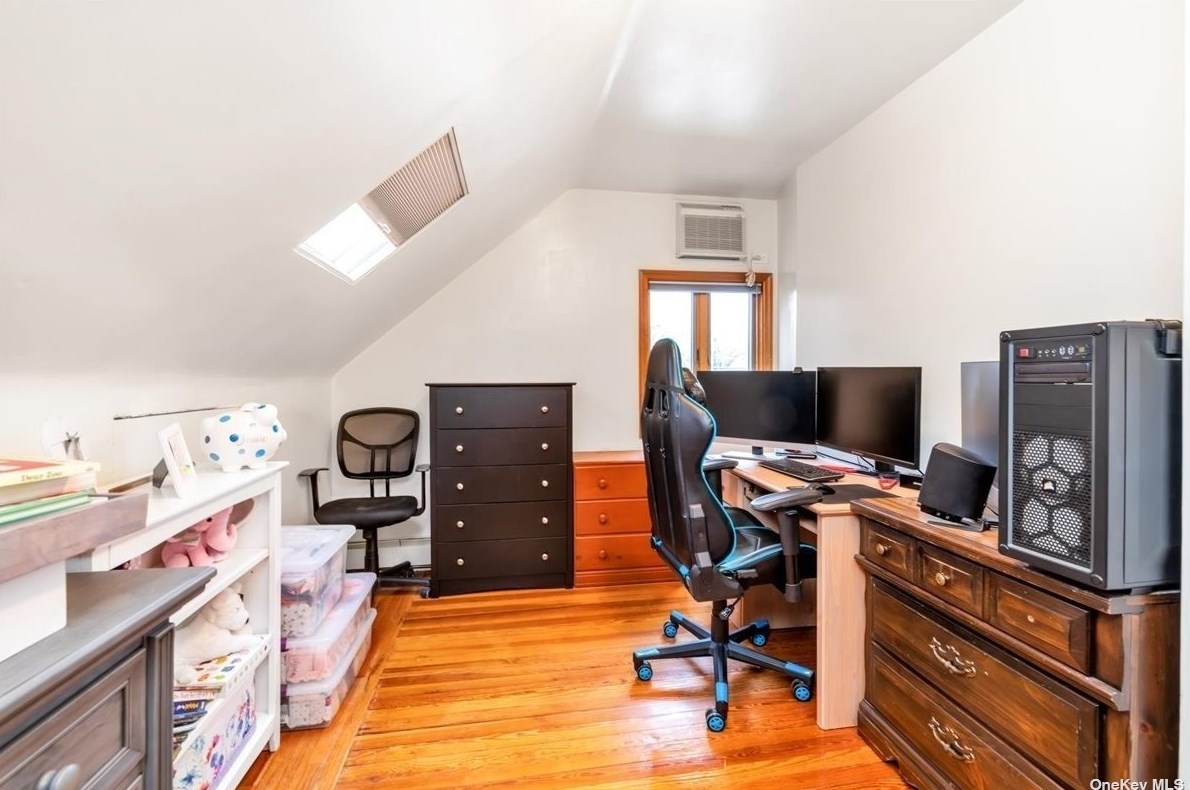 1685 Elsie Ave, North Merrick NY 11566-3020 exterior