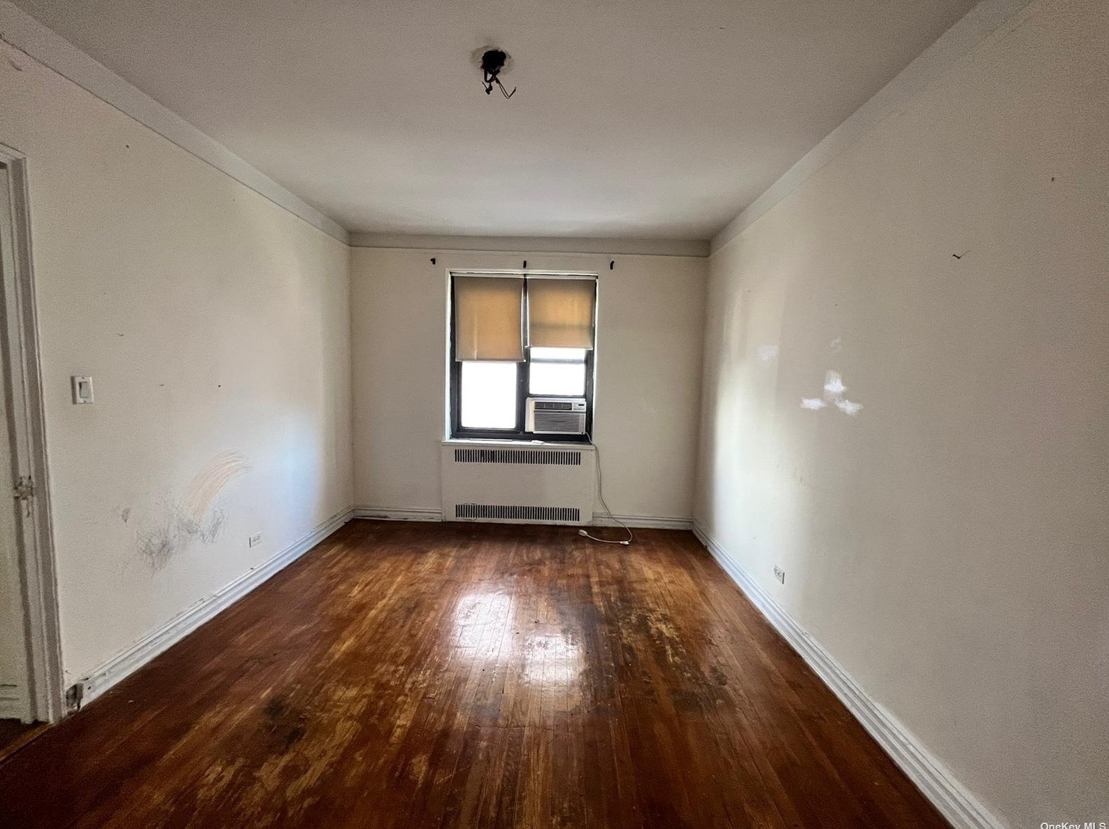 8306 Vietor Ave, Flushing NY  11373-3251 exterior