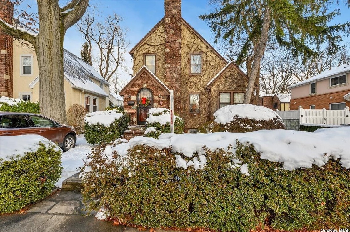 27 164th St, Flushing NY  11358-2914 exterior