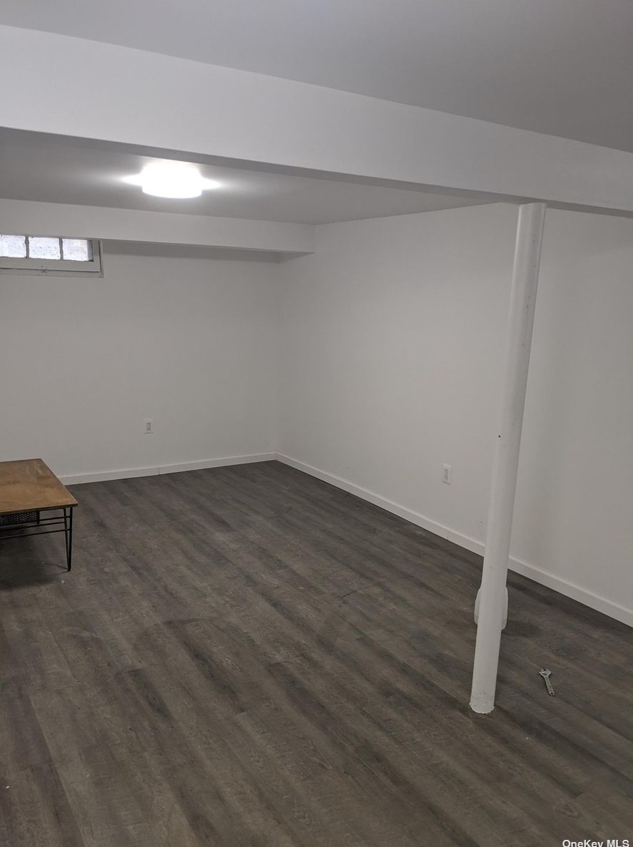 75-10 196th St, Flushing NY  11358-3027 exterior