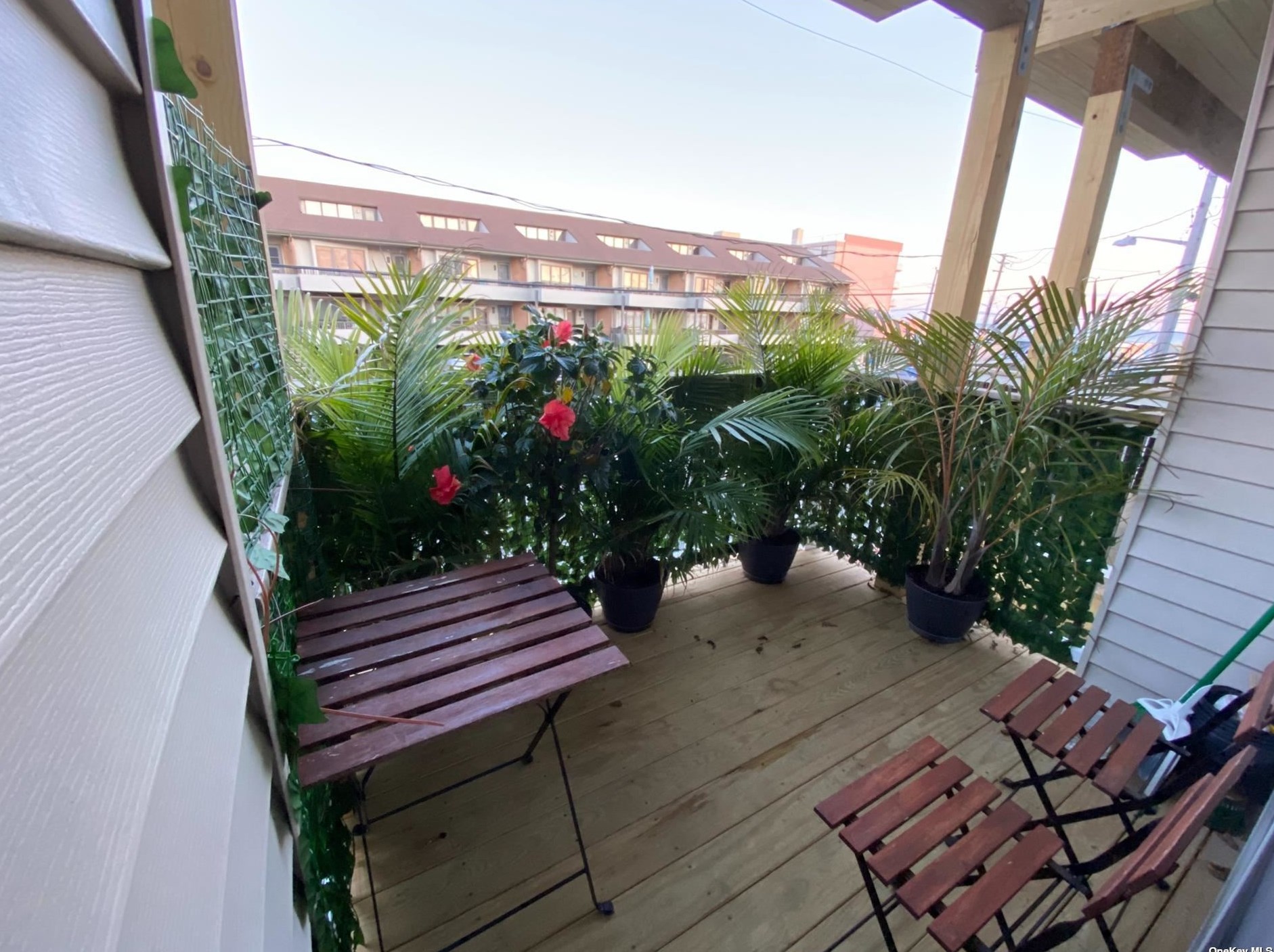 81 Pacific Blvd, East Atlantic Beach NY  11561-4752 exterior