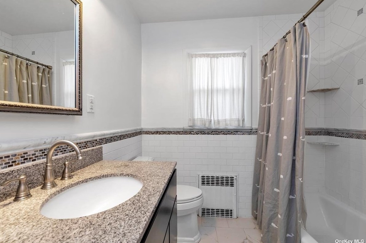 501 Lincoln Blvd, East Atlantic Beach NY  11561-2340 exterior