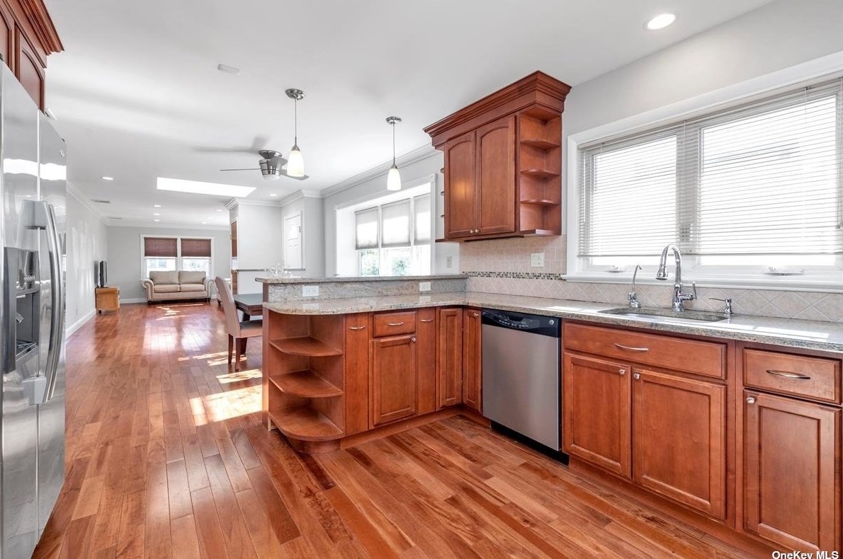 501 Lincoln Blvd, East Atlantic Beach NY  11561-2340 exterior